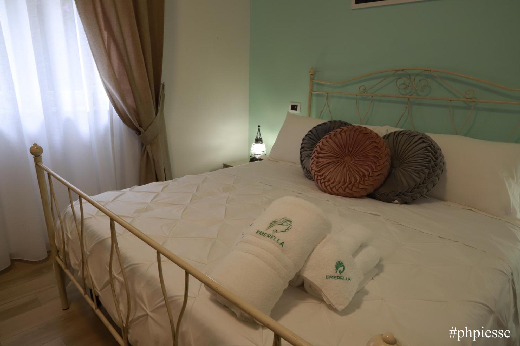 Emerella Luxury Suites-Siderno Lungomare Extérieur photo